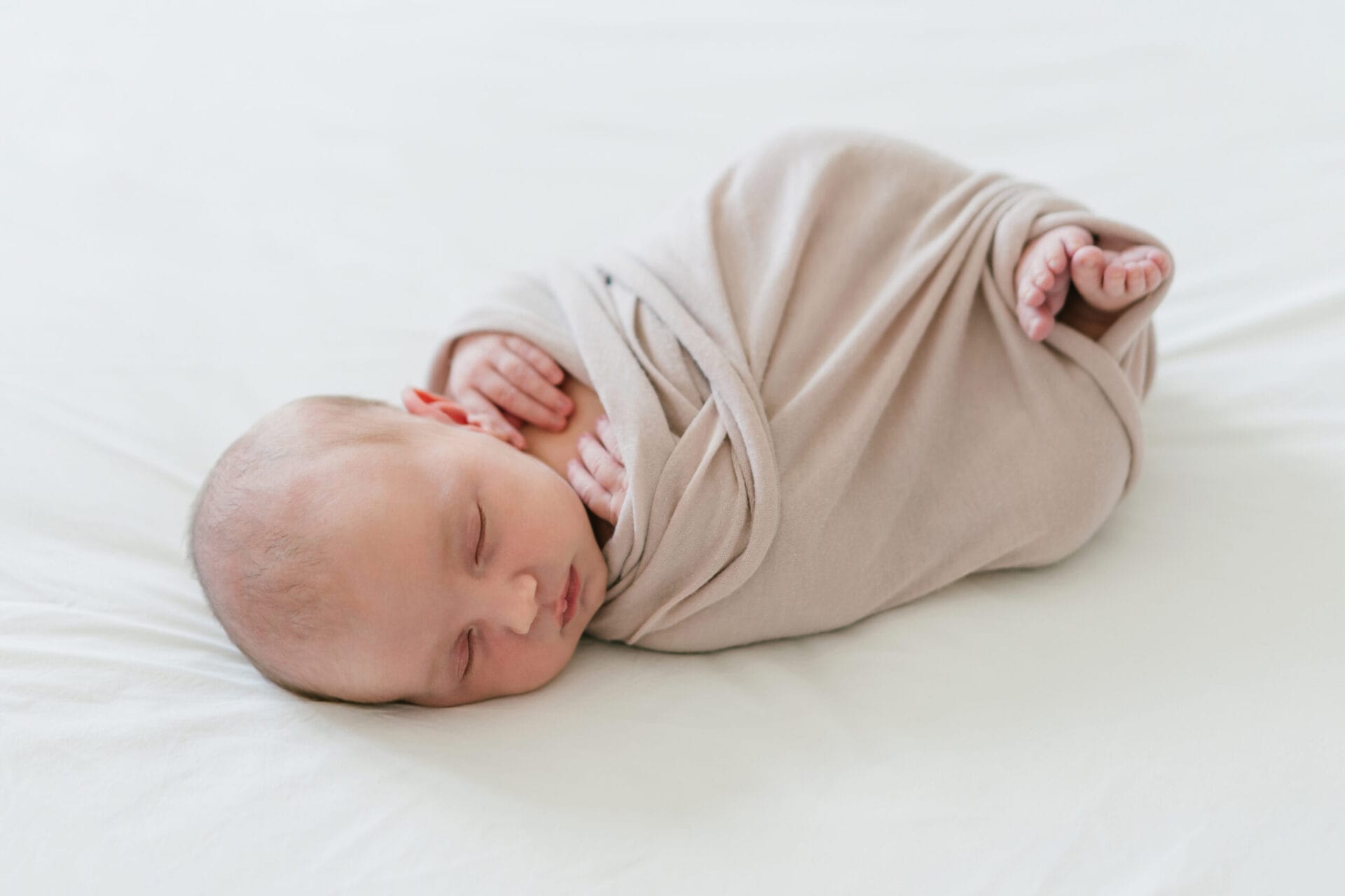 Die wichtigsten Fragen bei einem Newborn Shooting, Newborn Shooting, Entspannte Neugeborenenfotos in den eigenen 4 Wänden, neugeborenenfotos, entspannte neugeborenenfotos